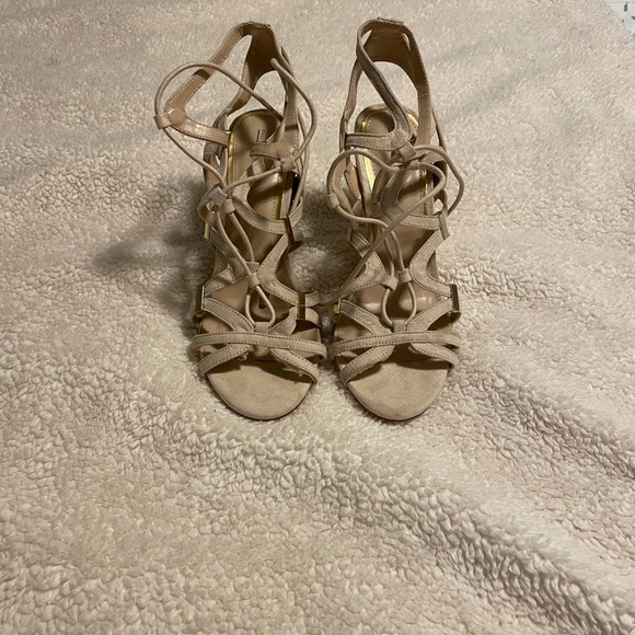 Call It Spring Heels - 7.5 - Picture 1 of 3